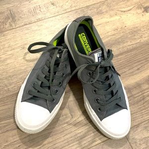 Gray Low Converse Chuck Taylor’s women size 8 men’s size 6